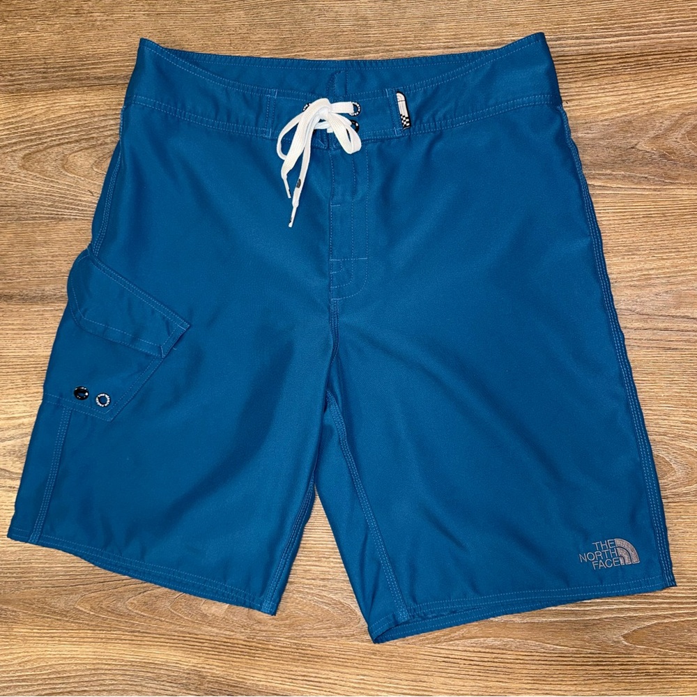The North Face Men's Blue Crystal Teal Board Shorts Size 33